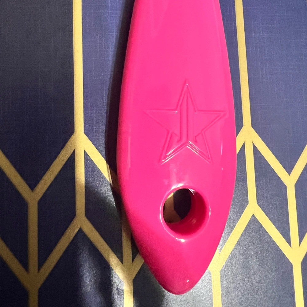 Jeffree Star Pink Pig Shaped Hand Mirror - Picture 4 of 6